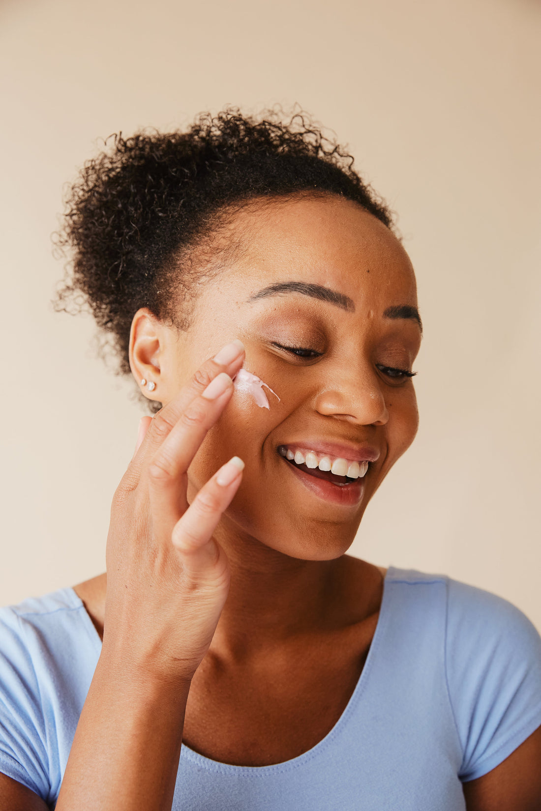 La rutina de cuidado facial perfecta: guía paso a paso para una piel sana y luminosa